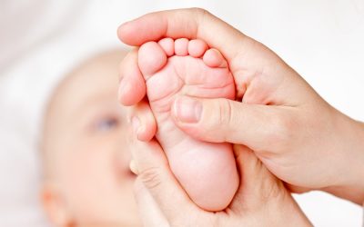 POURQUOI APPRENDRE LE MASSAGE BÉBÉ ?